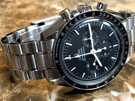 omega speedmaster manual wind watch